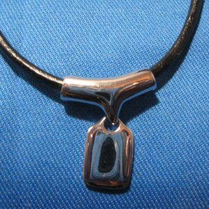 NIB LS Anew Necklace